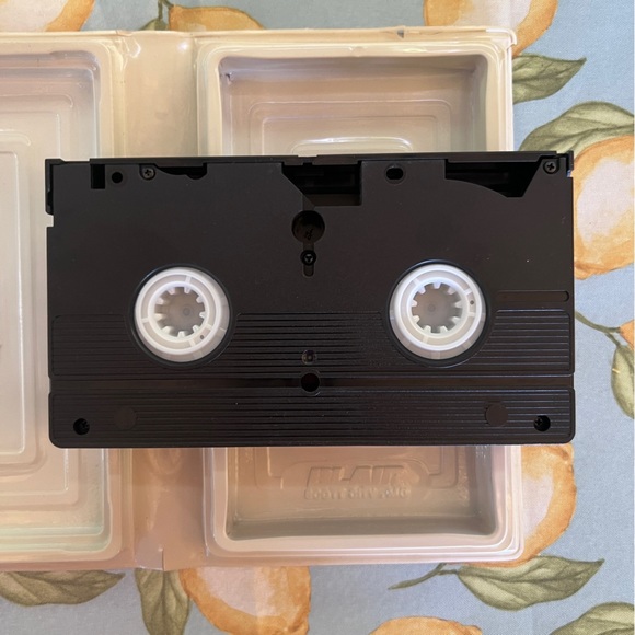 Disney’s Pinocchio VHS - Picture 4 of 5